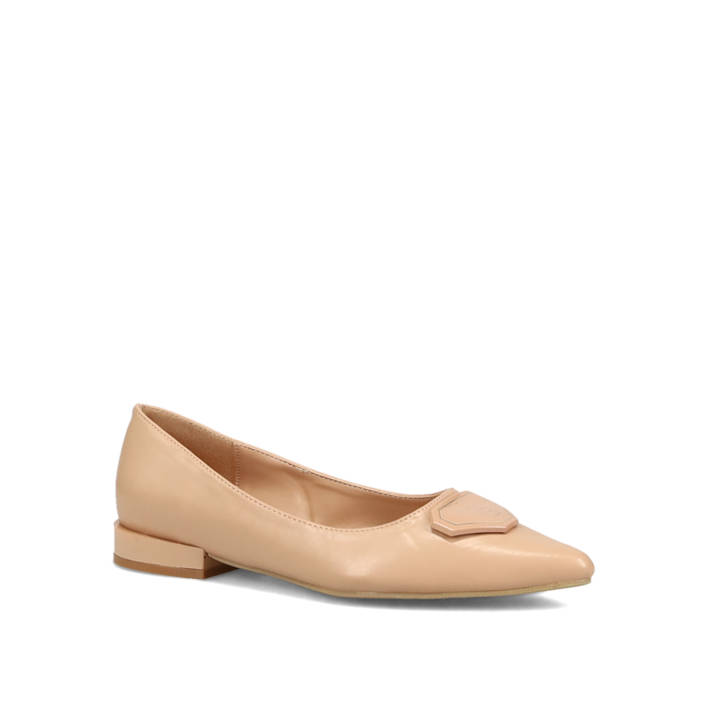 Beige pointed ballet flat