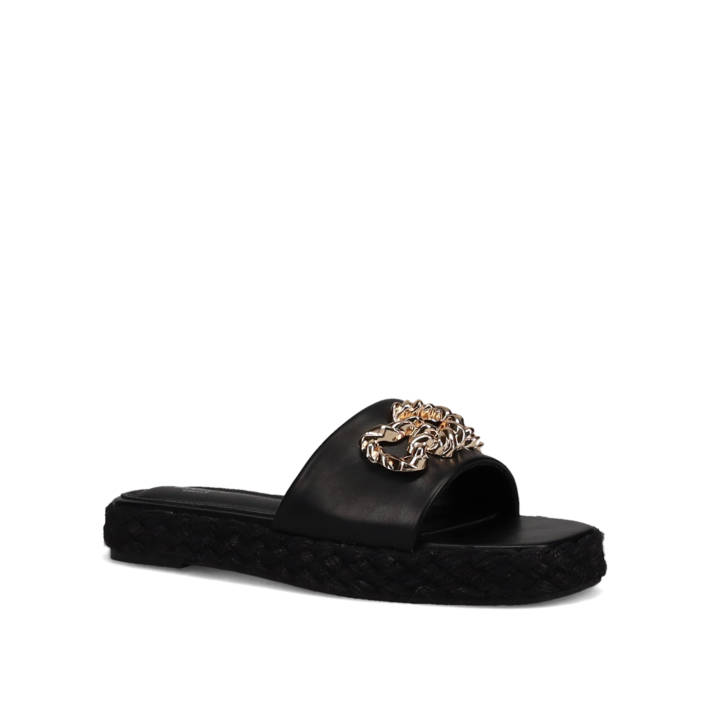 Black flatform sandal