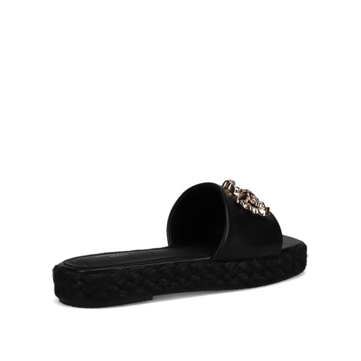 Black flatform sandal