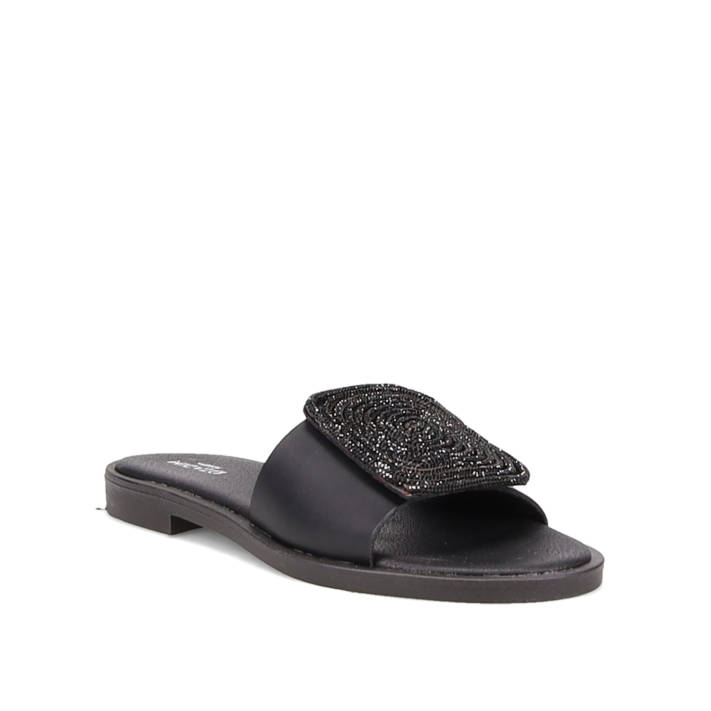 Black flat sandal