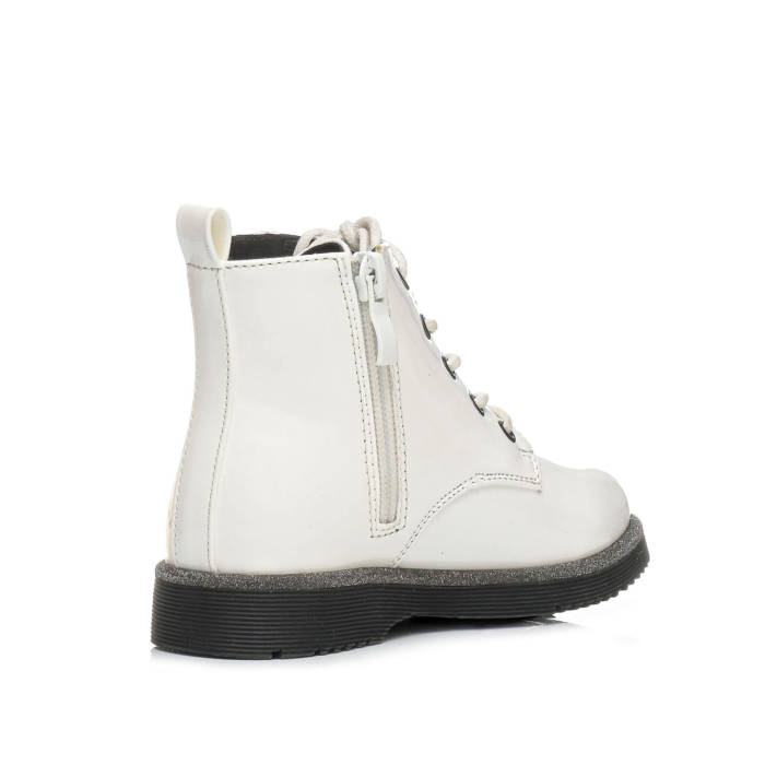 Παιδικό λευκό λουστρίνι μποτάκι