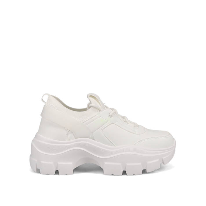 White chunky sneaker