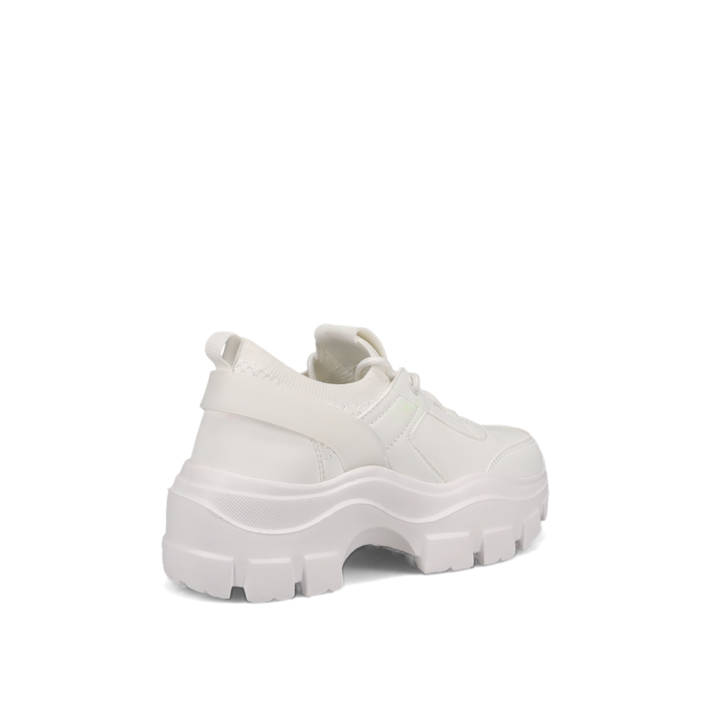 White chunky sneaker