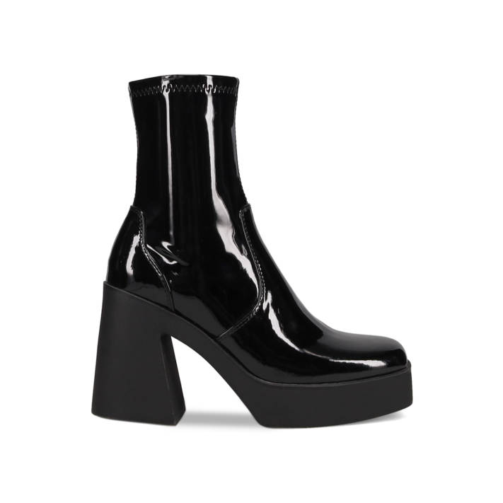 Μαύρο λουστρινένιο μποτάκι