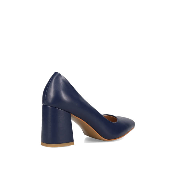 Navy blue pump