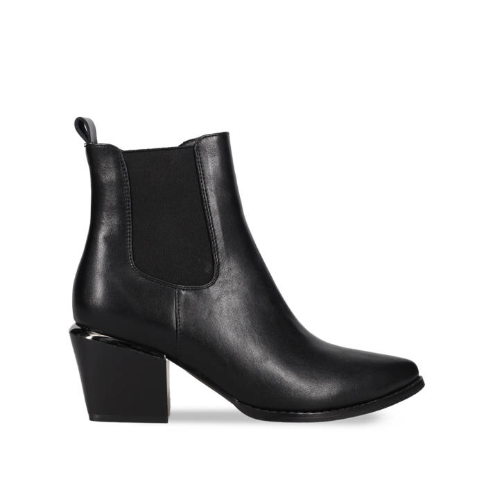 Black western boot