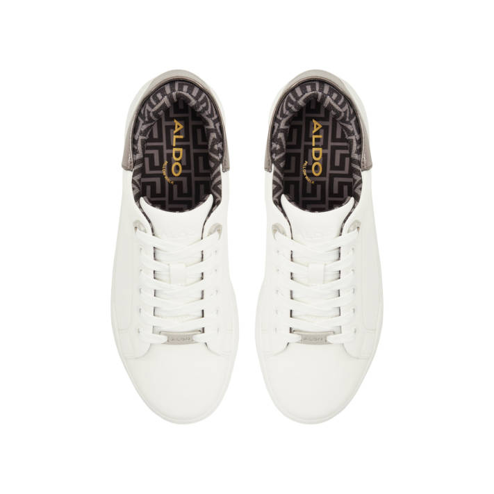 White sneaker NINY