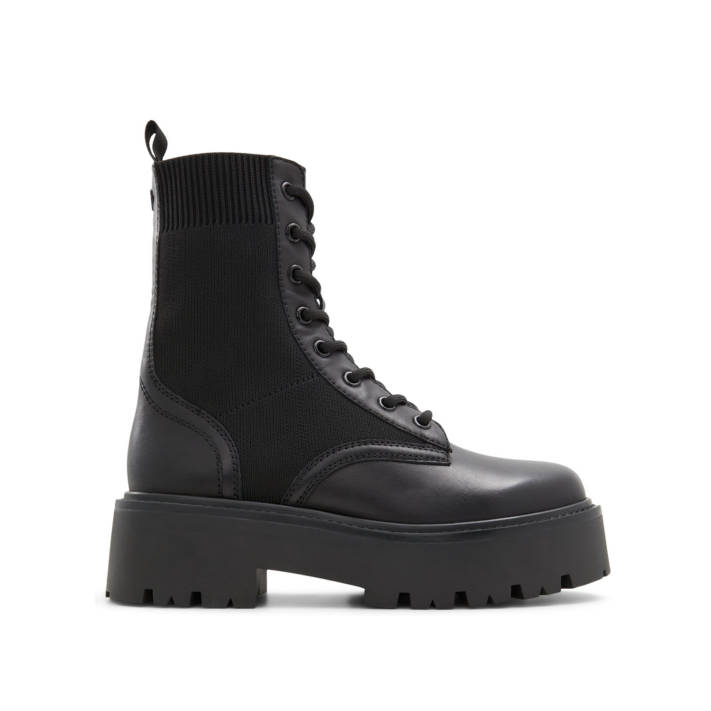 Μαύρο δερμάτινο μποτάκι TALALERYKNIT