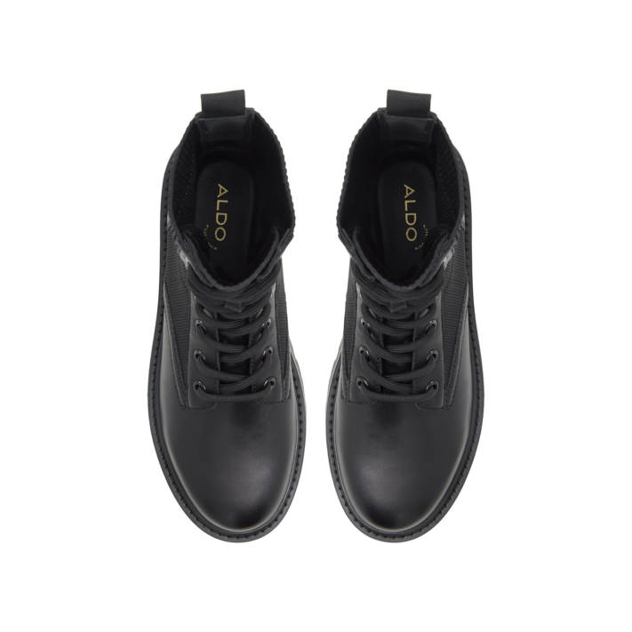 Μαύρο δερμάτινο μποτάκι TALALERYKNIT