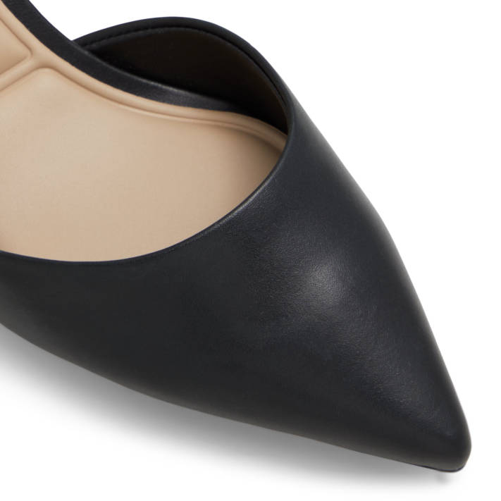 Black leather pump UNERAL