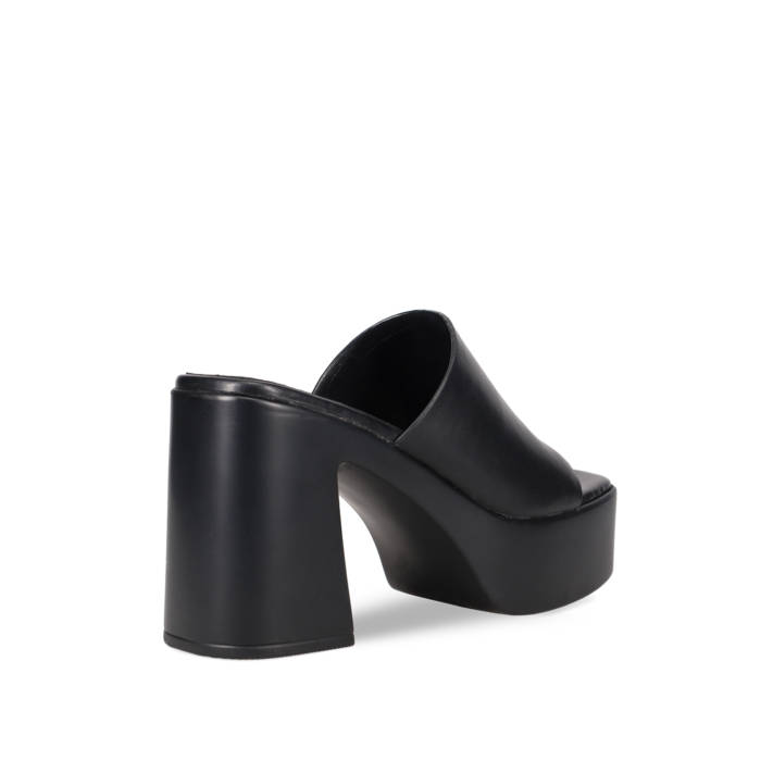 Μαύρο mule πέδιλο