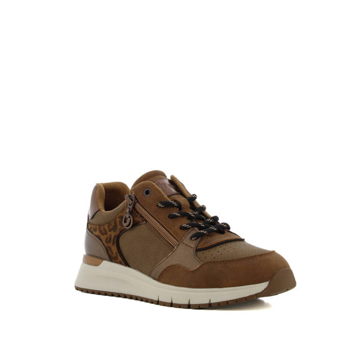 Καφέ sneaker