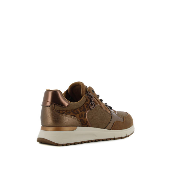 Καφέ sneaker