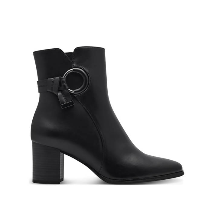 Μαύρο μποτάκι