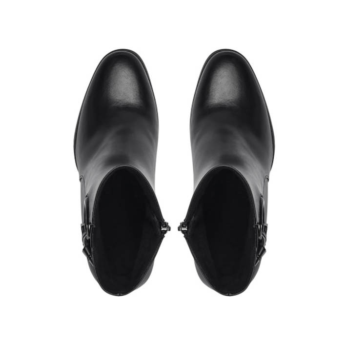 Μαύρο μποτάκι