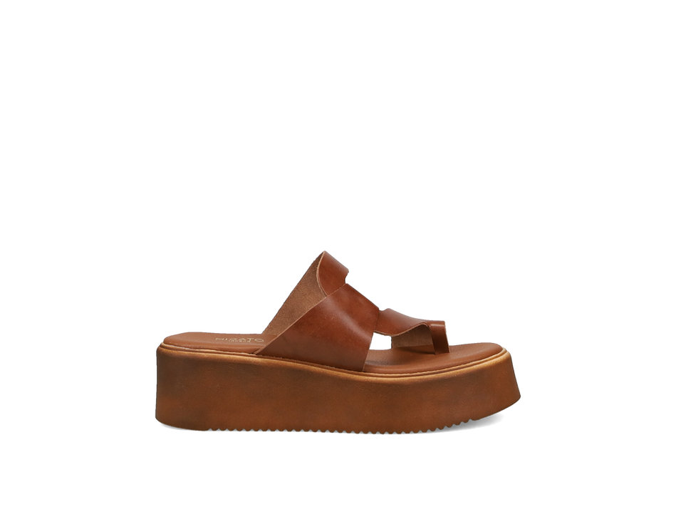 Brown flatform sandal
