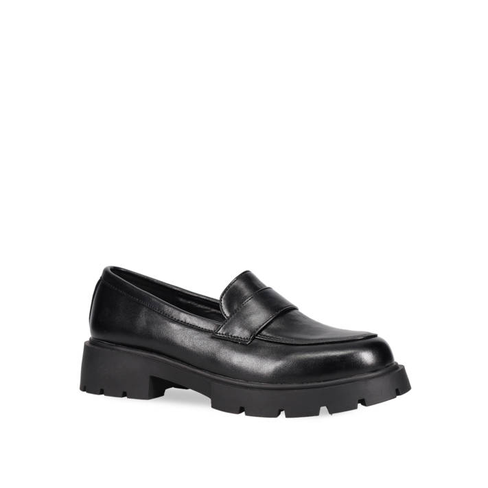 Black chunky loafer