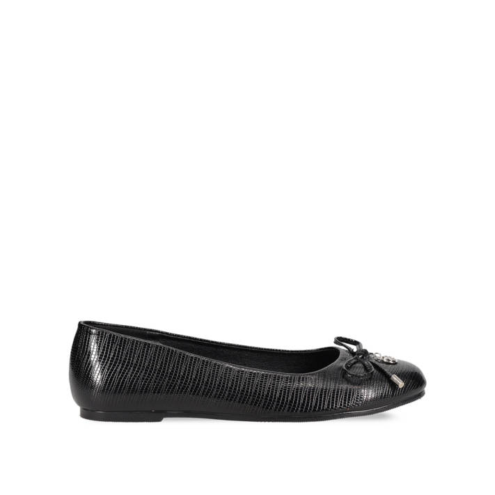 Black ballet flat