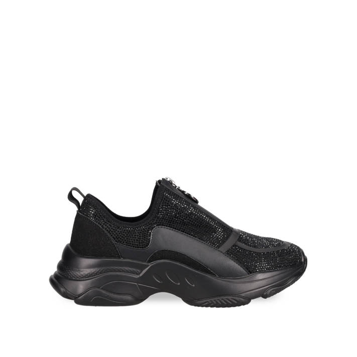 Black chunky sneaker