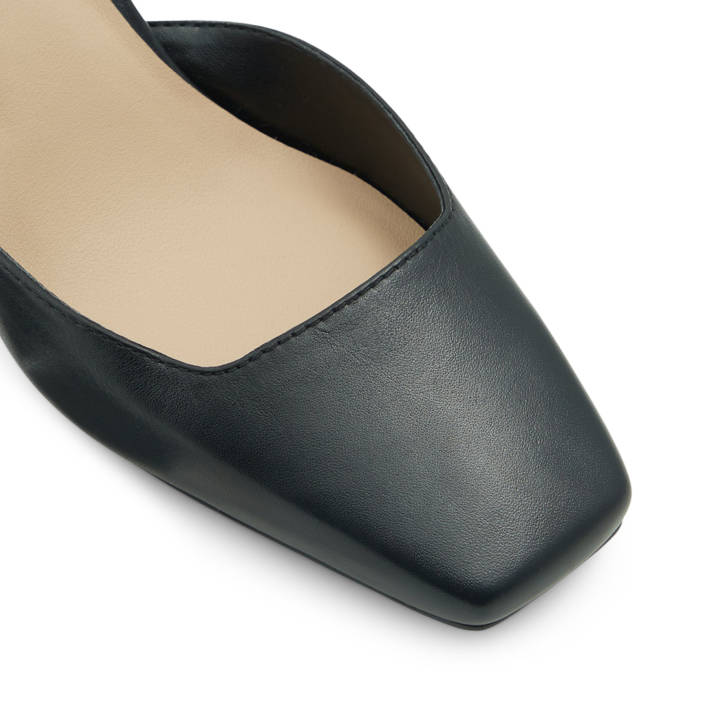 Black leather pump SOFTIE