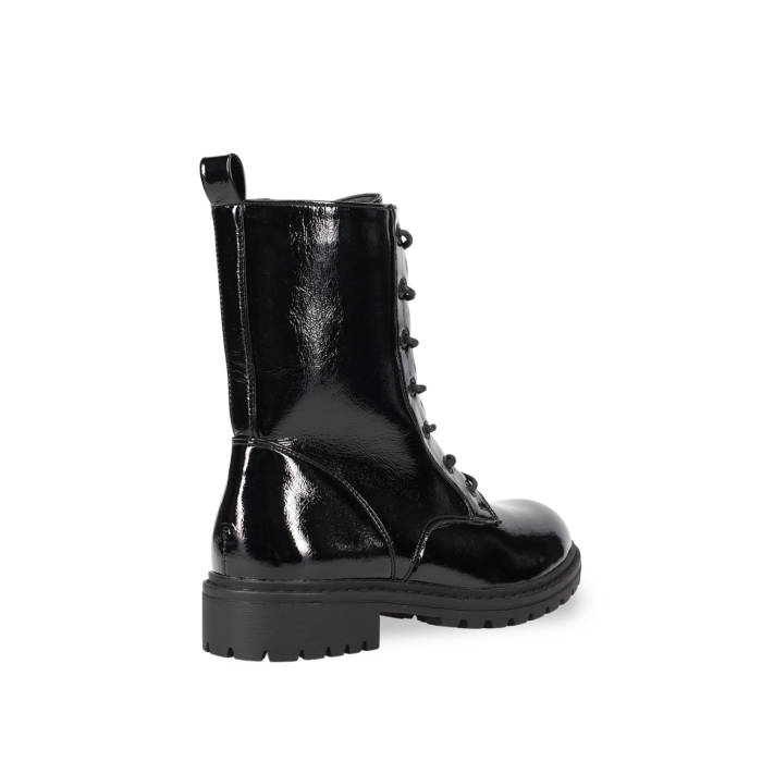 Μαύρο λουστρινένιο αρβυλάκι