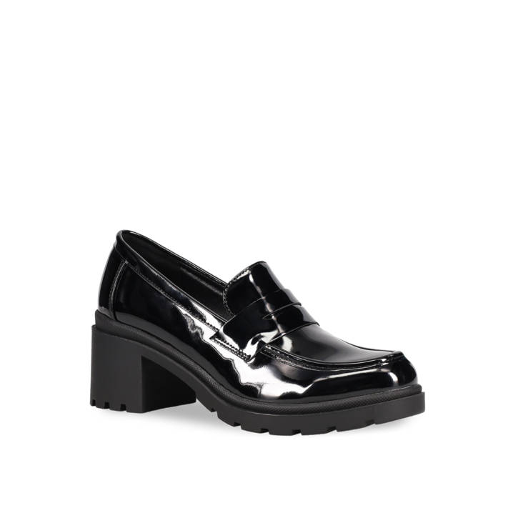 Μαύρο loafer λουστρίνι