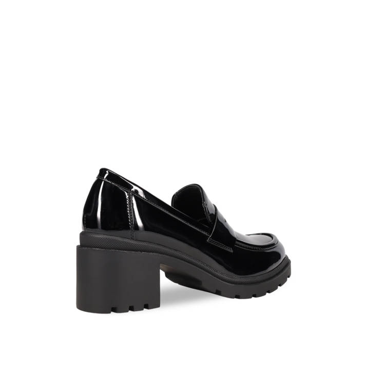 Μαύρο loafer λουστρίνι