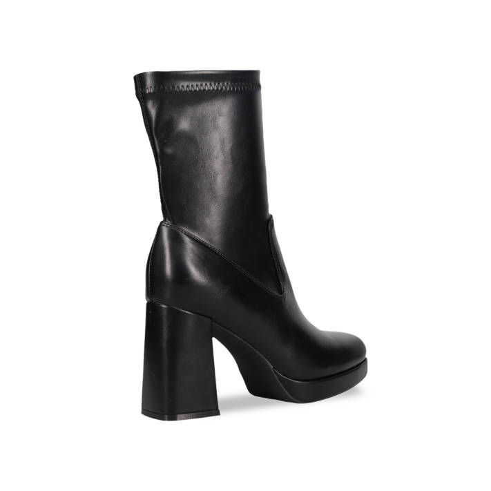 Black bootie