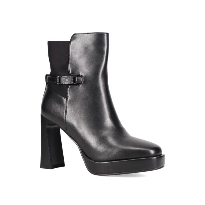 Μαύρο μποτάκι