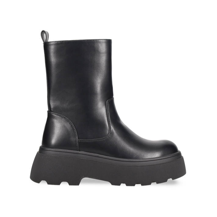 Μαύρο chunky μποτάκι