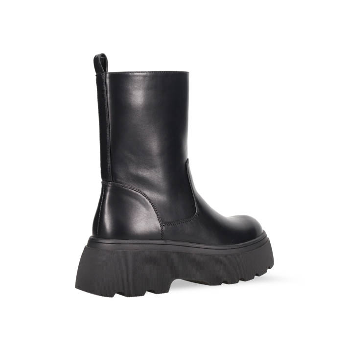 Μαύρο chunky μποτάκι