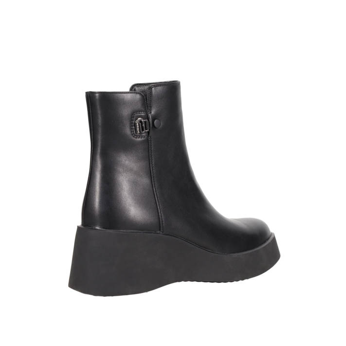 Black bootie