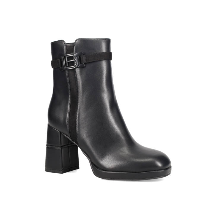 Μαύρο μποτάκι