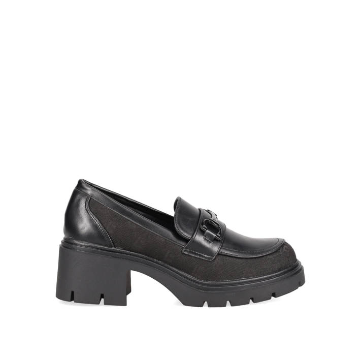 Black chunky loafer