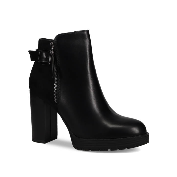 Μαύρο μποτάκι