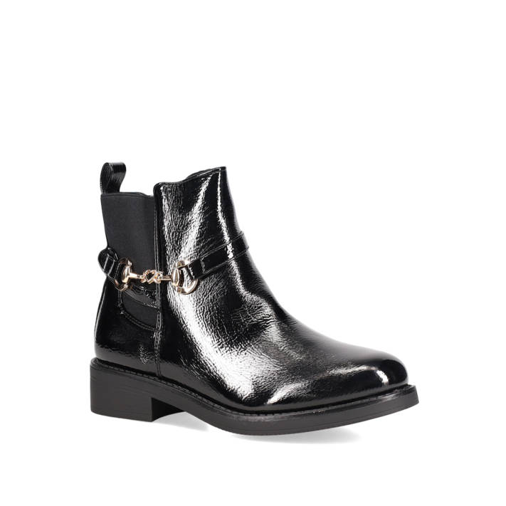 Μαύρο μποτάκι