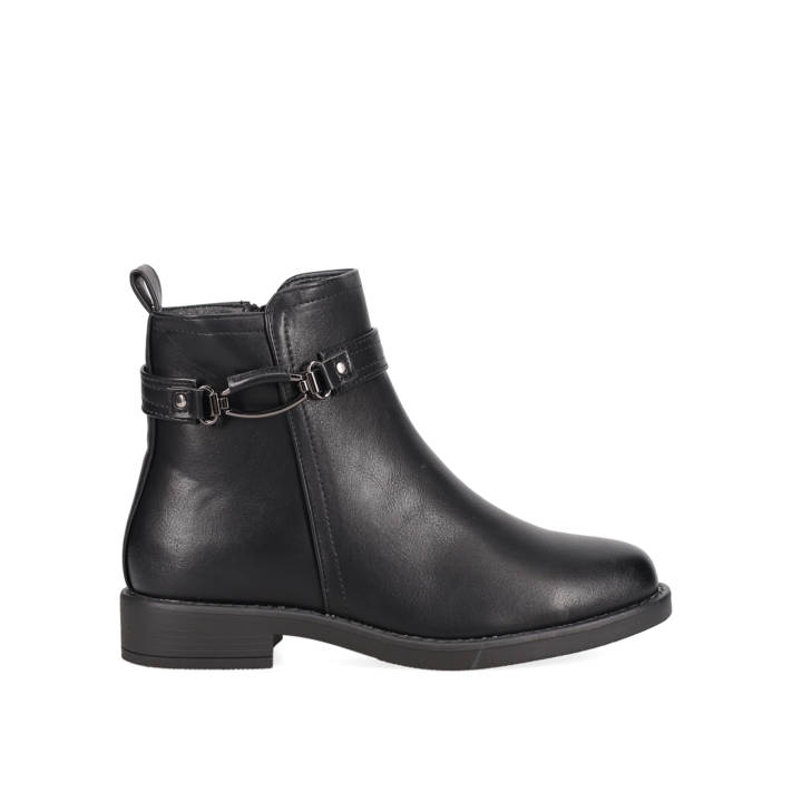 Μαύρο μποτάκι