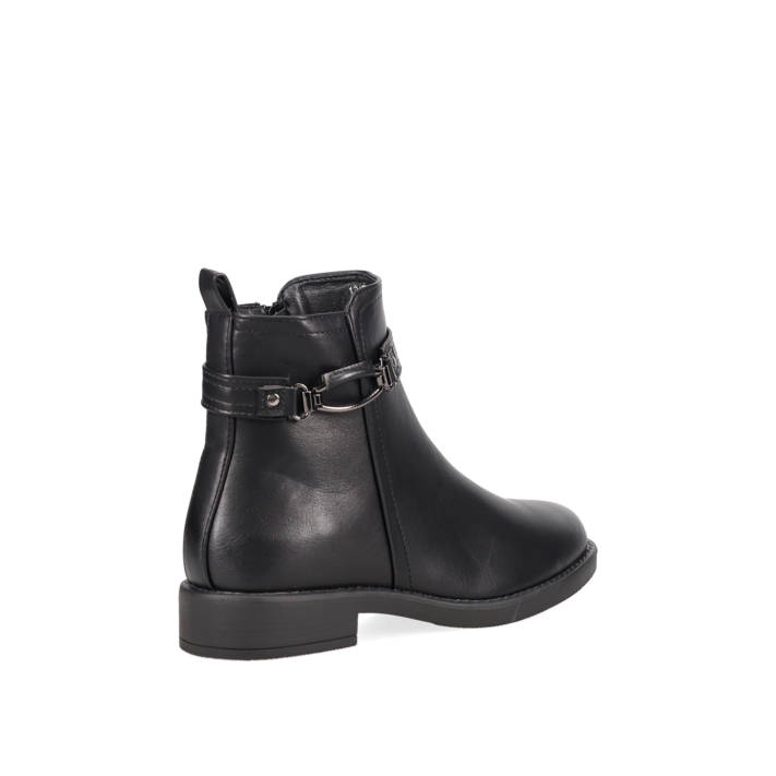 Μαύρο μποτάκι