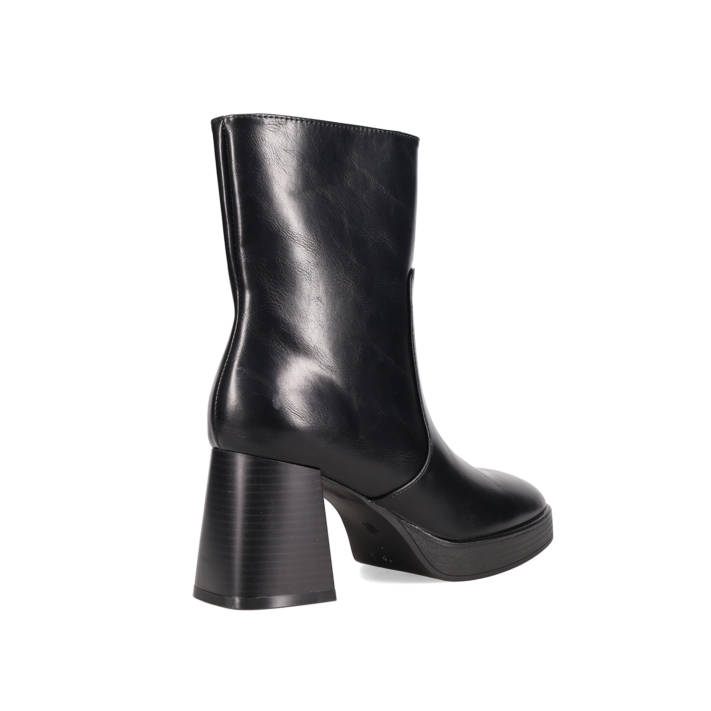 Black bootie
