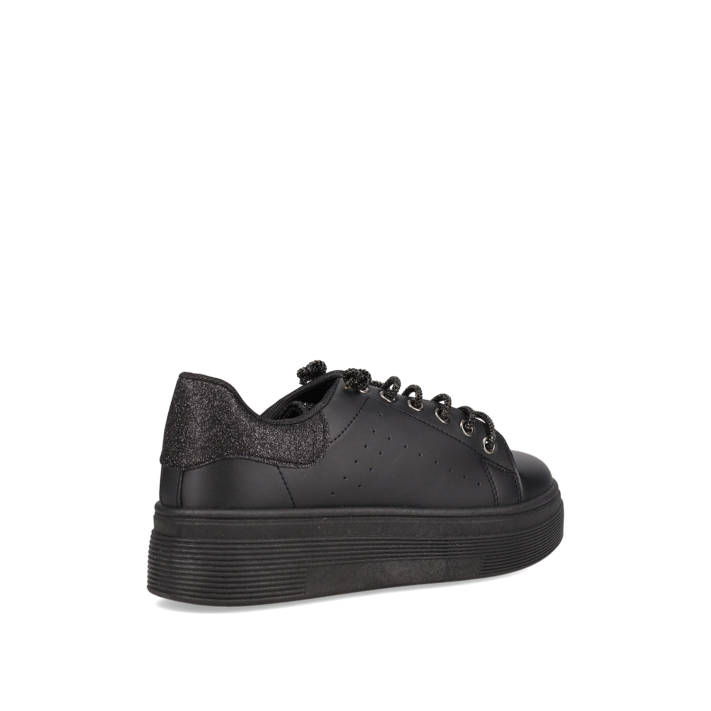 Black chunky sneaker