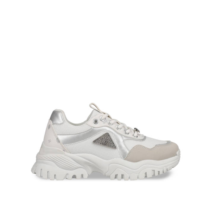 White chunky sneaker