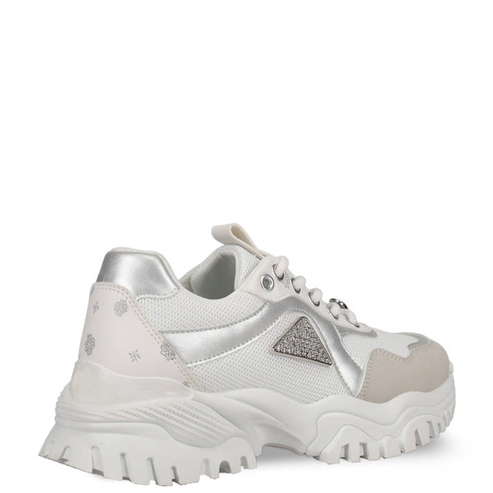 White chunky sneaker