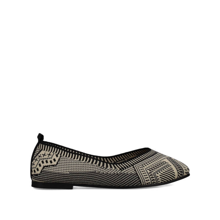 Black & white ballet flat