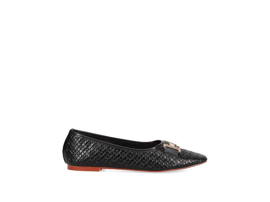 Black ballet flat