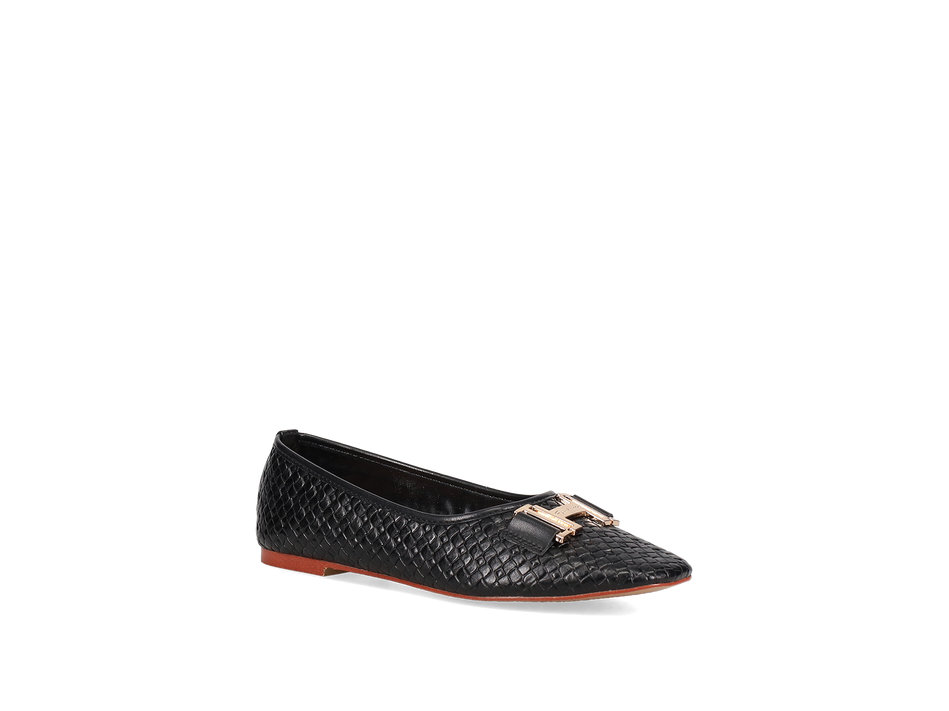 Black ballet flat