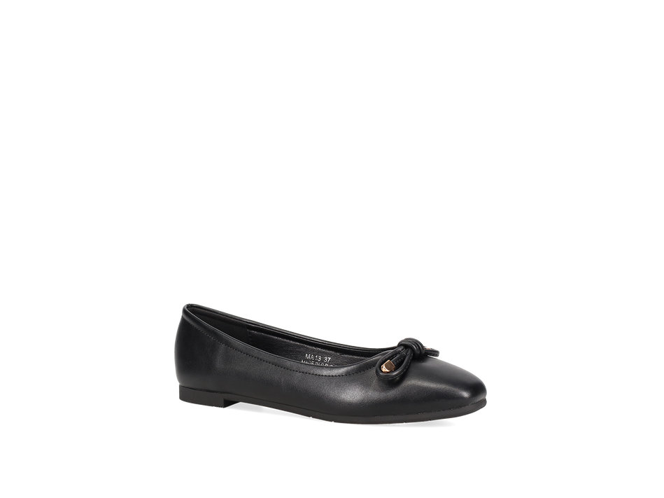 Black ballet flat