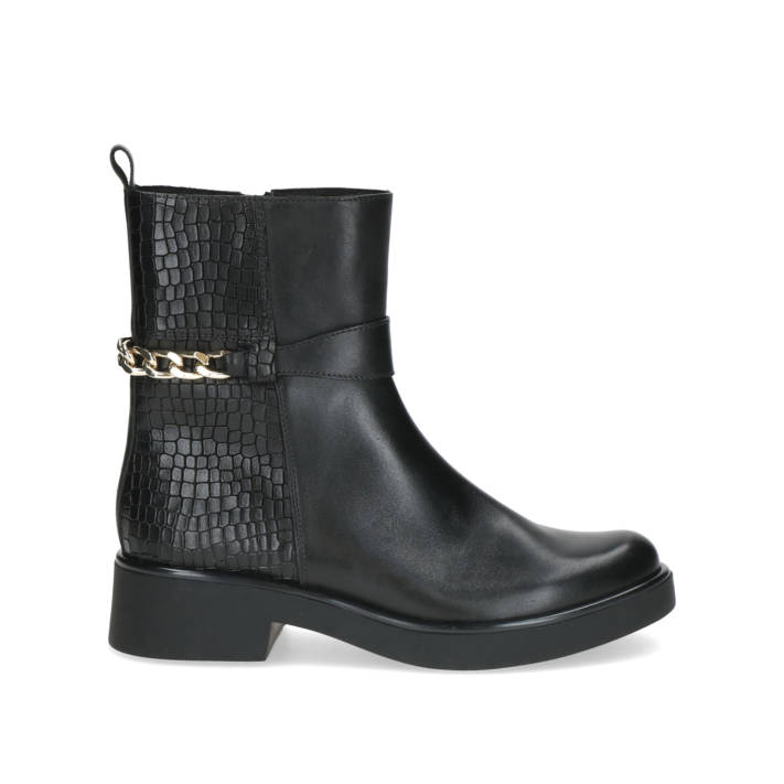 Black ankle leather boot