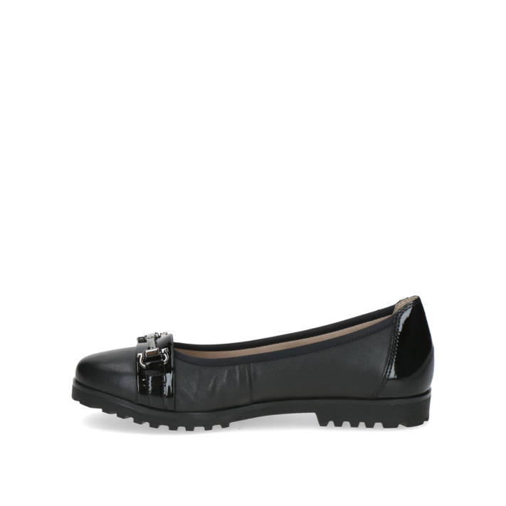 Black leather ballet flat