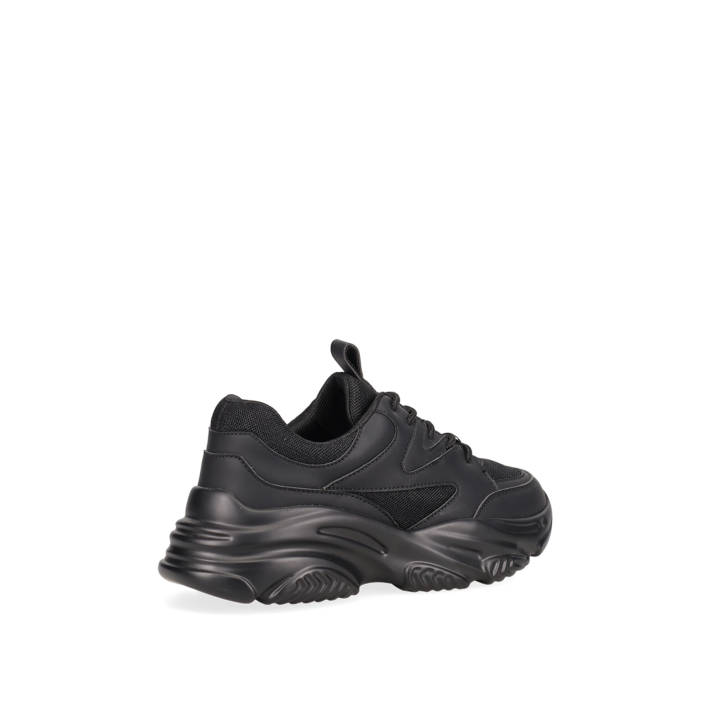 Black chunky sneaker