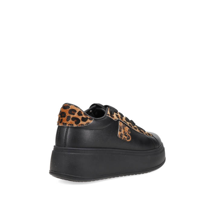 Μαύρο sneaker